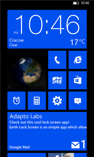 Домашняя страница Windows Phone 8 с прикрепленными живыми плитками