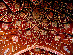 Сложно украшенный персидский дом