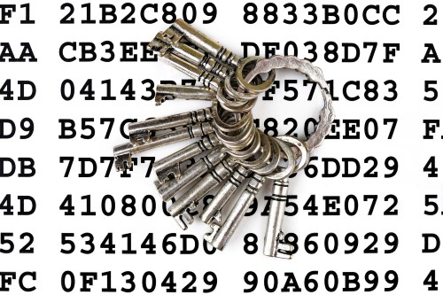 Ключи на листе с зашифрованными данными